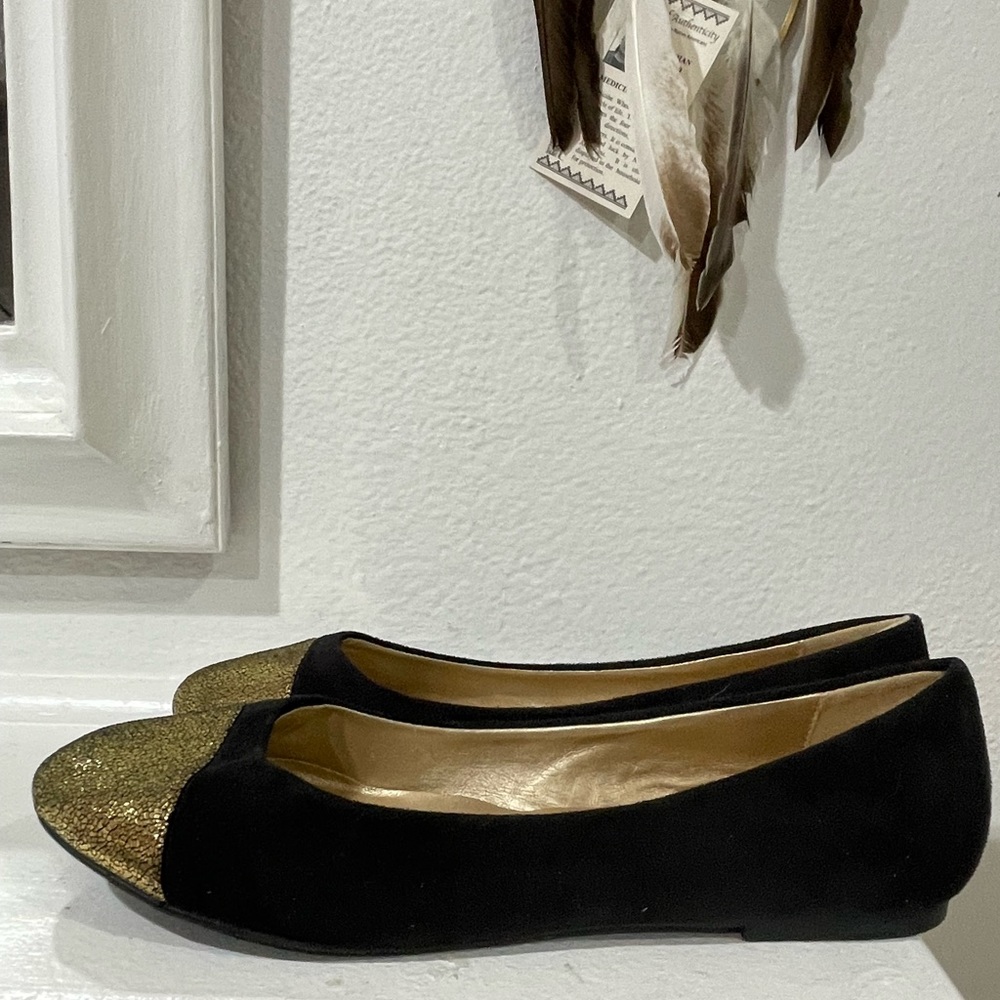 JustFab shoes. Flats.